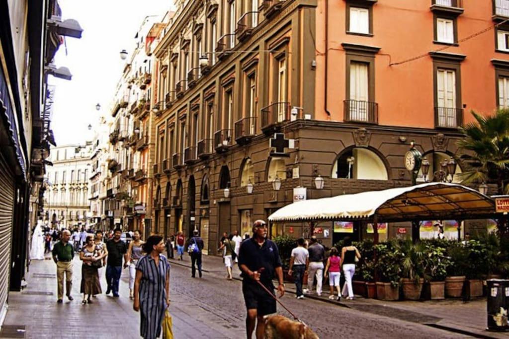 Casa Via Toledo. Centralissima E Vicina Al Porto