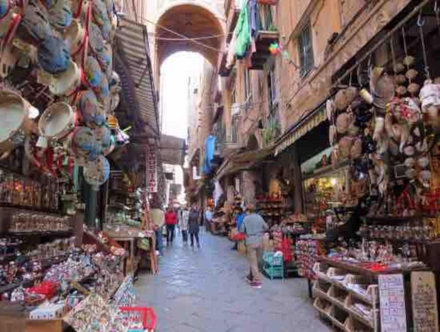 Casa Via Toledo. Centralissima E Vicina Al Porto * Napoli