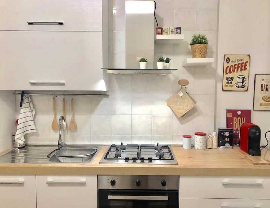 Casa Via Toledo. Centralissima E Vicina Al Porto Appartamento *