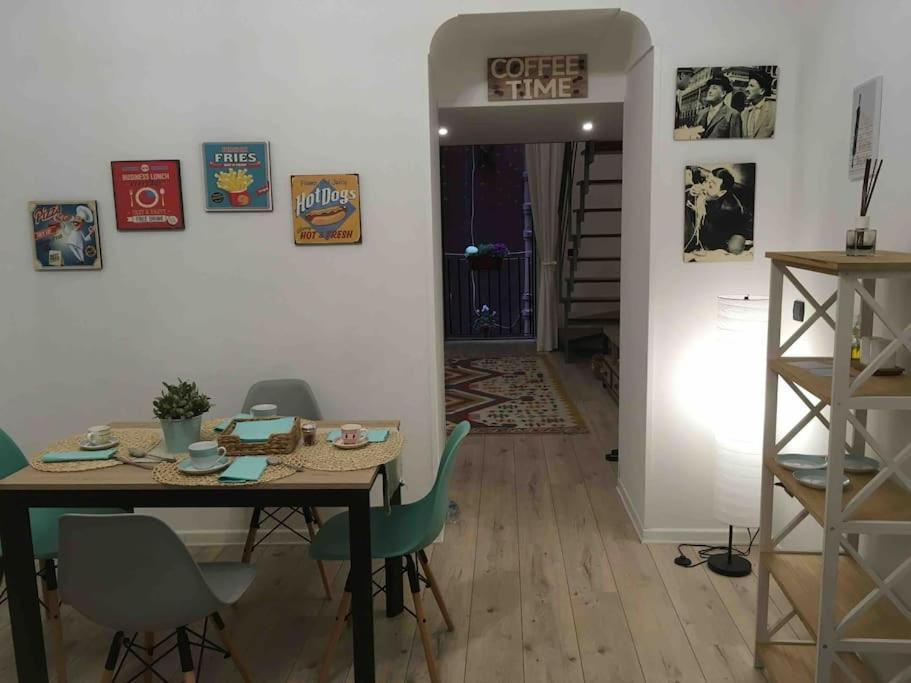 Casa Via Toledo. Centralissima E Vicina Al Porto Appartamento
