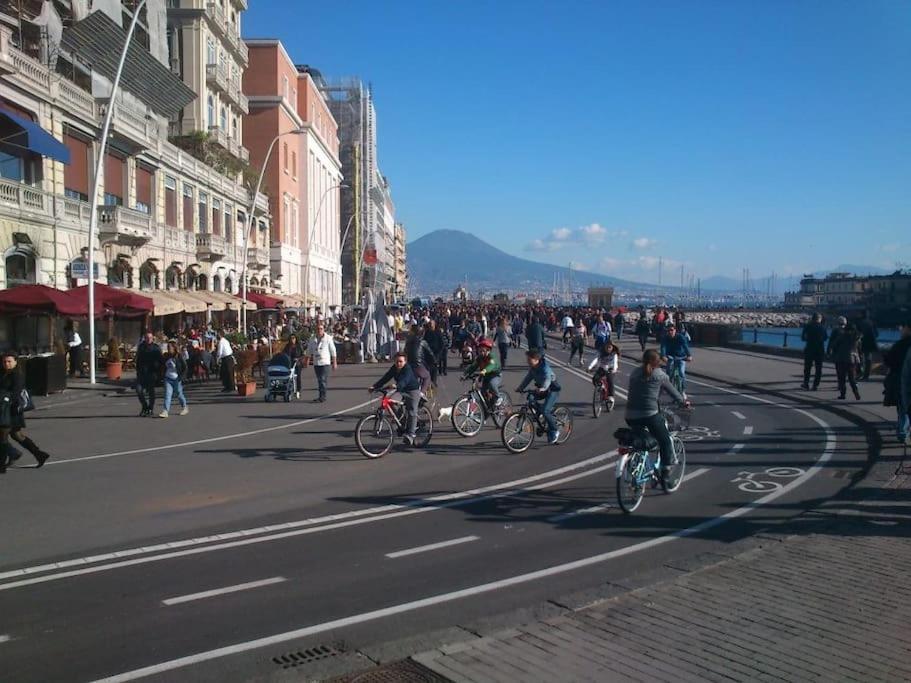 Appartamento Casa Via Toledo. Centralissima E Vicina Al Porto Napoli